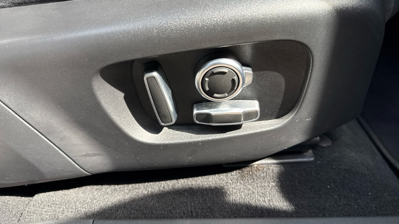 Land Rover Range Rover Evoque 1.5 P300e R-Dynamic HSE 5dr Auto Hatchback